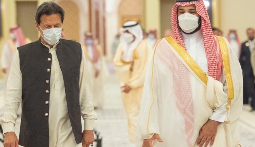 مسؤول باكستاني يعلن: إبن سلمان يزور 'باكستان' بعد عيد الفطر 
