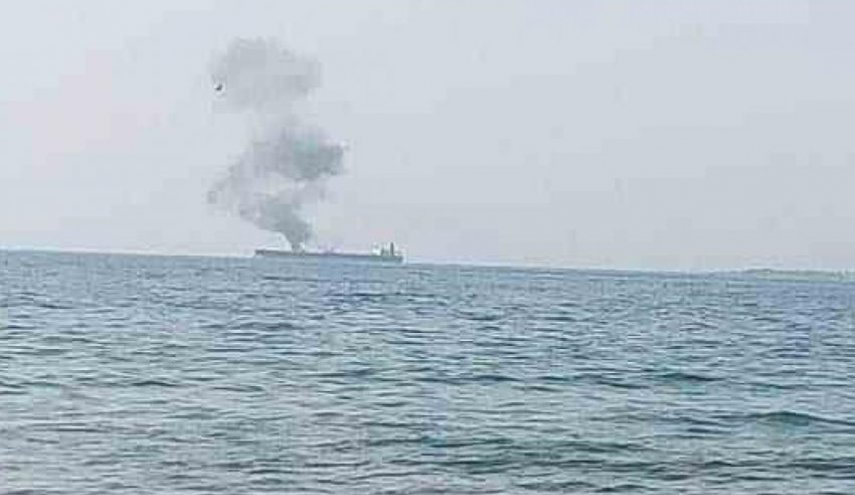 انفجار بناقلة نفط قبالة ميناء بانياس على الساحل السوري