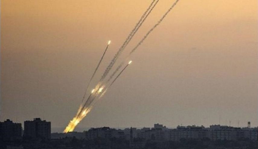 كتائب القسام توجه ضربة صاروخية هي الأكبر لتل أبيب