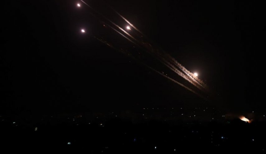 نيويورك تايمز: صواريخ حماس تغلبت على الدفاعات الإسرائيلية