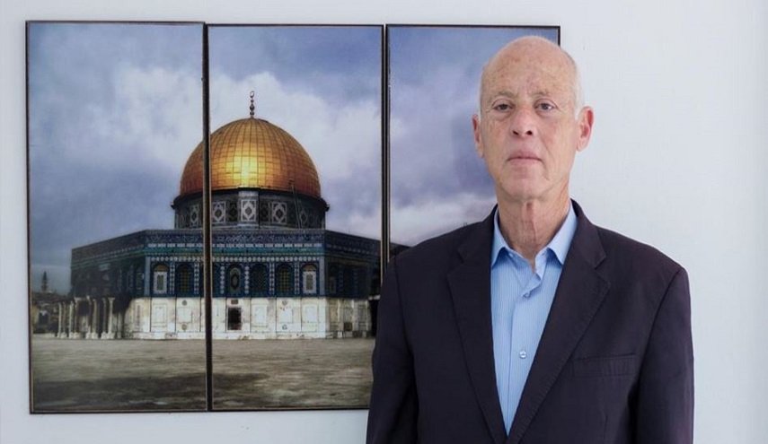 الرئيس التونسي يهاتف هنية ويشيد بصمود الشعب الفلسطيني