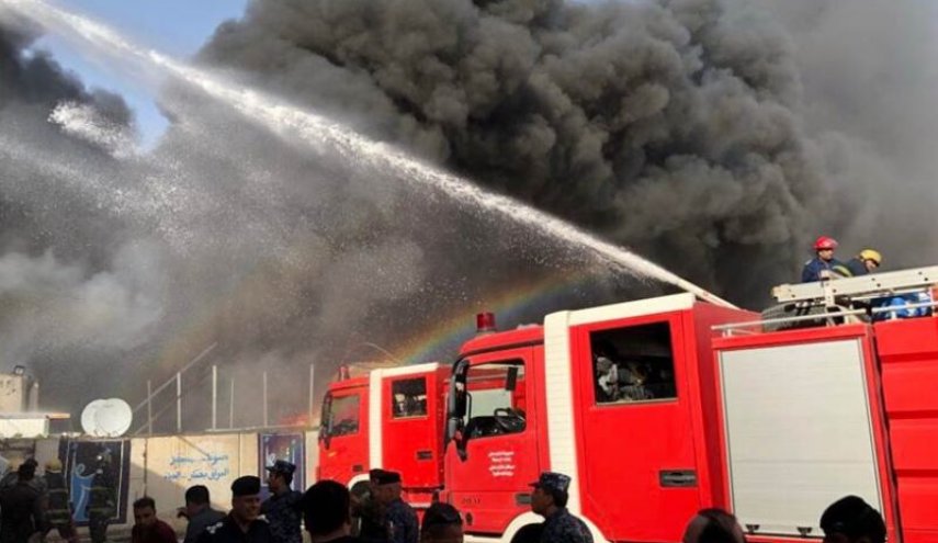 العراق..اندلاع حريق كبير بعمارة تجارية جنوبي بغداد