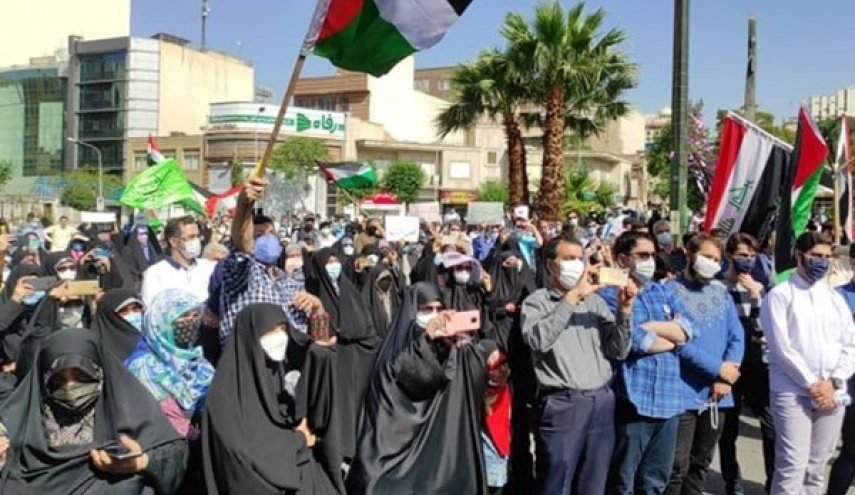 مسيرة للمصلين في طهران احتجاجا على الهجمات الصهيونية على قطاع غزة 
