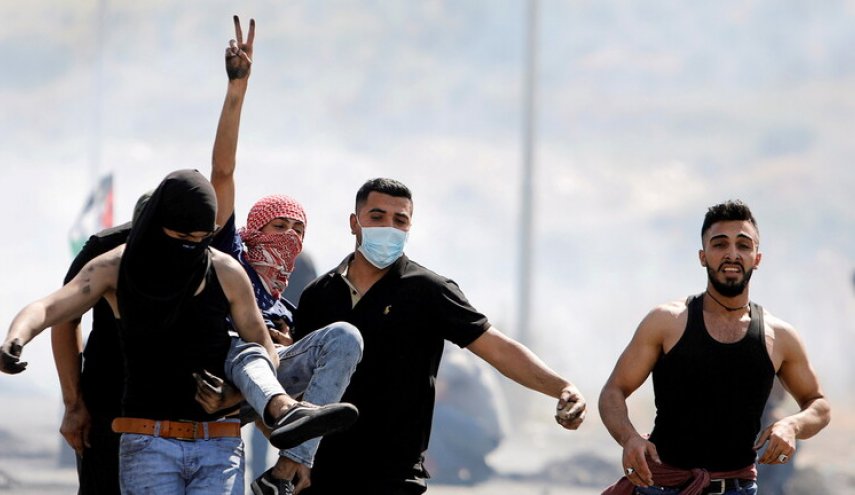 مواجهات بين  الفلسطينيين وجنود الإحتلال  في الضفة الغربية