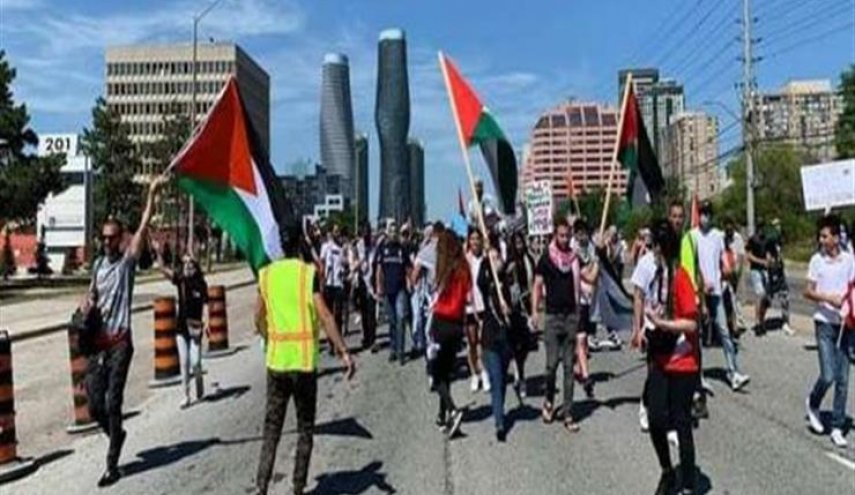 كندا.. تظاهرة حاشدة بمدينة تورونتو احتجاجا على الهجمات الإسرائيلية على غزة
