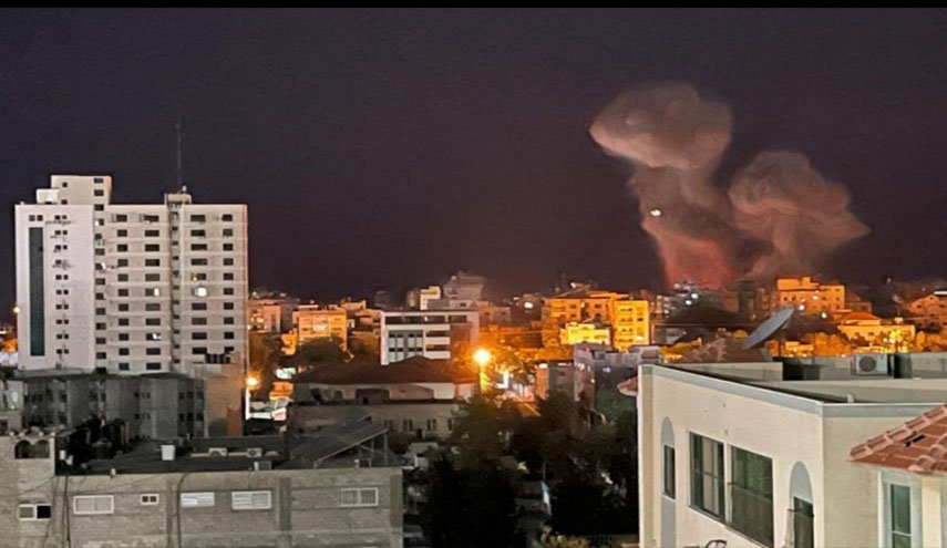 الاحتلال يواصل الاعتداء على غزة فجر اليوم الثلاثاء