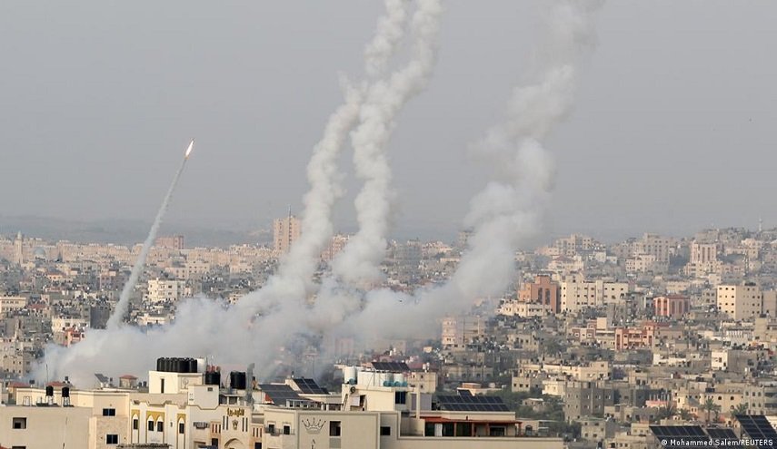 المقاومة الفلسطينية قصفت مدنا وقواعد وكيبوتسات إسرائيلية في غلاف غزة


