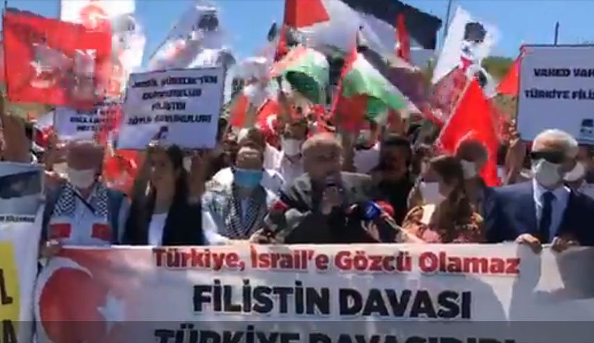 حزب الوطن تقيم وقفة احتجاجية امام قاعدة للناتو في تركيا