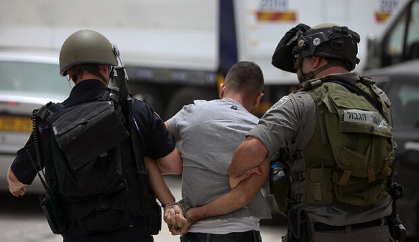 قوات الإحتلال تعتقل 4 فلسطينيين في الضفة الغربية