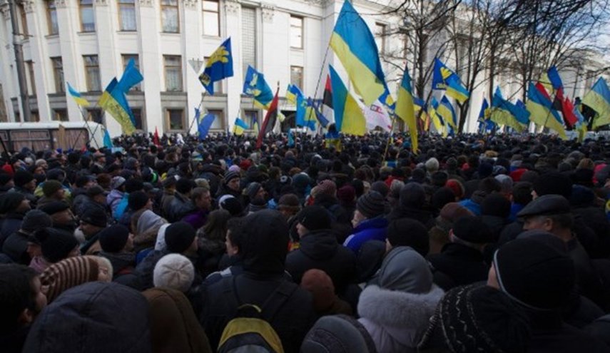 اوكرانيا..اشتباكات في كييف بين القوميين و انصار زعيم المعارضة