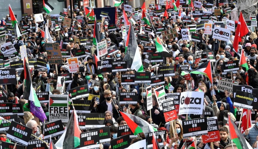بريطانيا.. آلاف المحتجين يتظاهرون دعما للفلسطينيين 