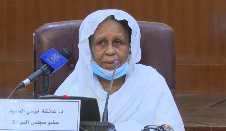  السودان..إستقالة مسؤولة بارزة في مجلس السيادة احتجاجا على قتل متظاهرين
