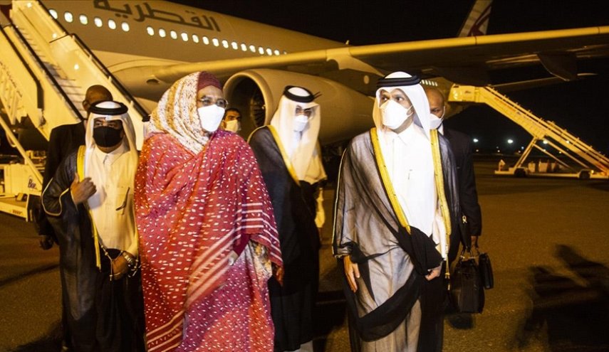 وزير الخارجية القطري يصل إلى الخرطوم