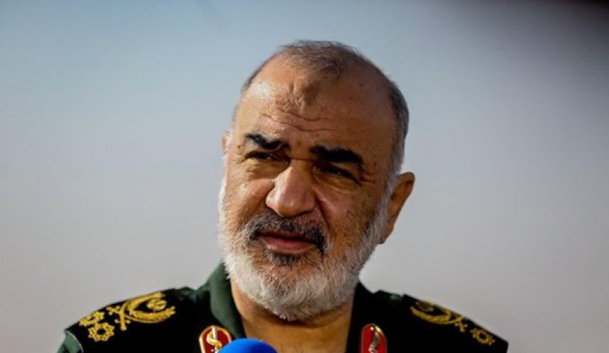 قائد الحرس الثوري يتفقد المناطق الحدودية جنوب شرقي ايران