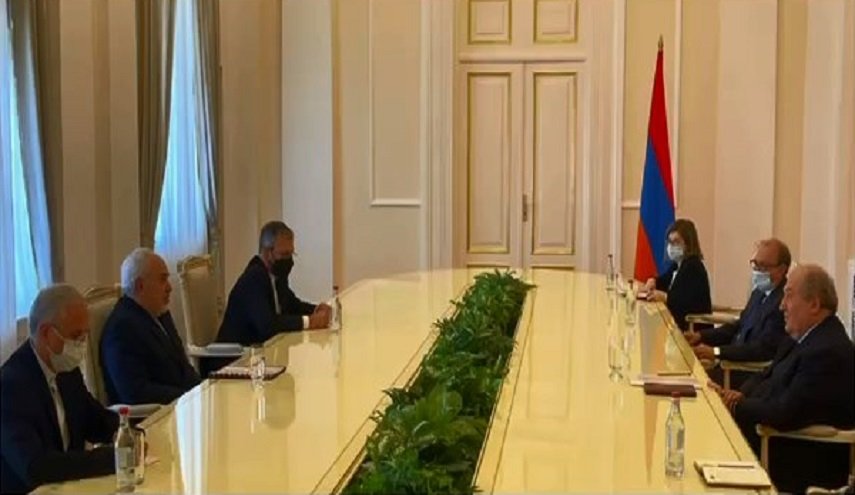 ظريف يجري مباحثات مع رئيس جمهورية أرمينيا