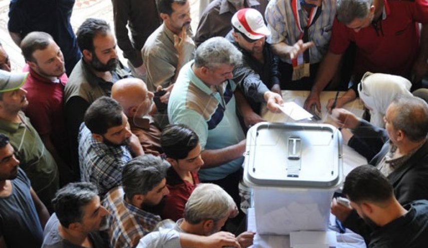 تمديد فترة الانتخابات السورية بعد اقبال كثيف للناخبين على التصويت