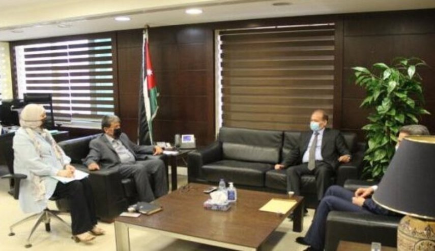 الأردن وسوريا يبحثان تسهيل قطاع النقل بين البلدين