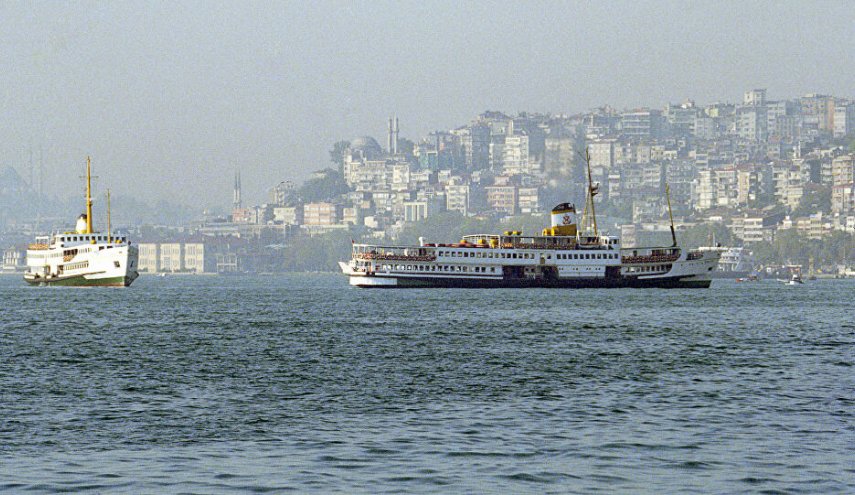 تركيا تعلق الملاحة البحرية في مضيق البوسفور