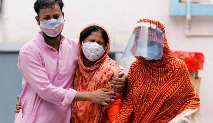 لأول مرة منذ 46 يوما..انخفاض المنحنى الوبائي لإصابات كورونا في الهند
