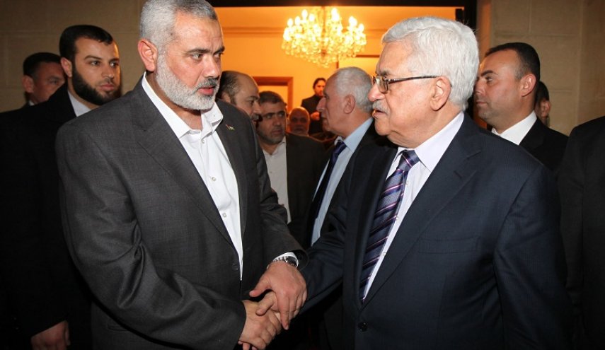 حماس وفتح تجريان حوارا وطنيا فلسطينيا في القاهرة
