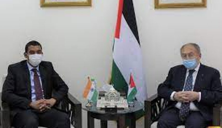 وزير الاقتصاد الفلسطيني يبحث مع سفير الهند تعزيز التعاون