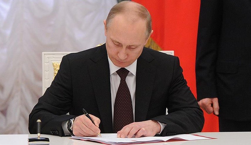 پوتین لایحه خروج روسیه از پیمان آسمان های باز را امضا کرد