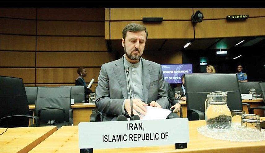 غريب آبادي: لا تتوقعوا أن تواصل إيران الوفاء بالتزاماتها النووية