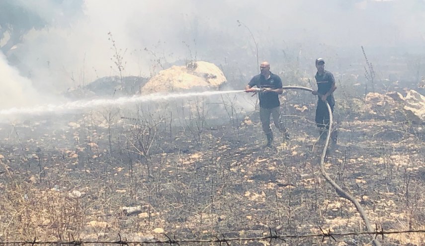 حريق على الحدود اللبنانية الفلسطينية وانفجار الالغام من مخلفات العدو الصهيوني