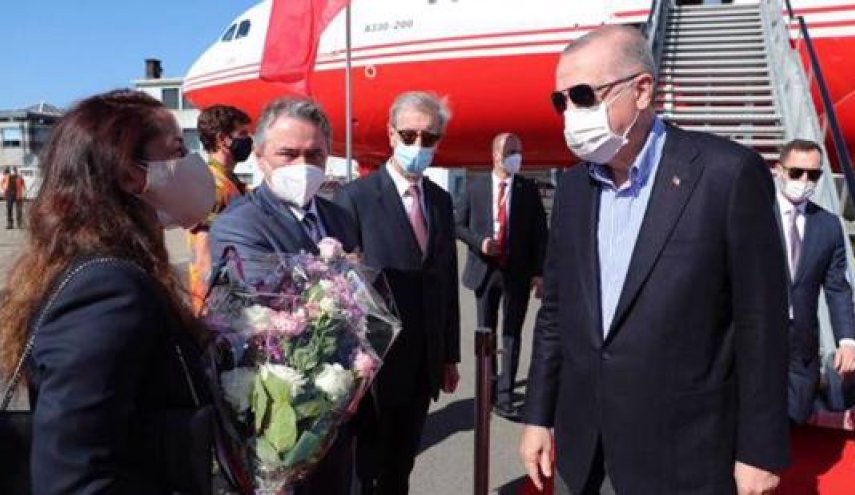 أردوغان يصل بروكسل للمشاركة في قمة 