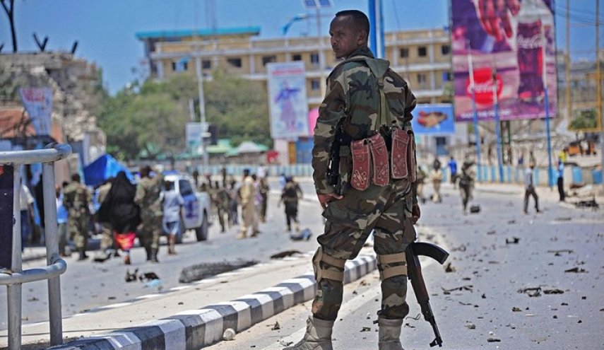 الصومال..مقتل 15 شخصا على الأقل بهجوم انتحاري على معسكر للجيش 
