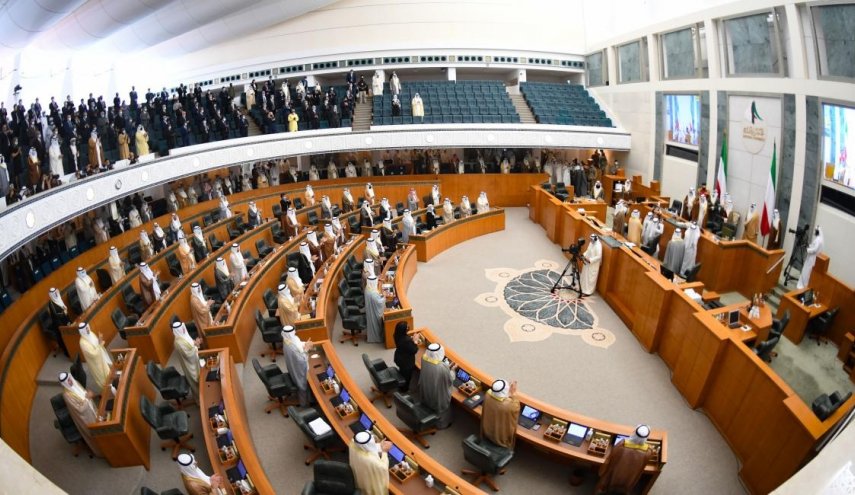 المعارضة الكويتية تتراجع عن الجلوس في مقاعد الوزراء