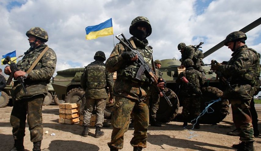 واشنطن تعلق خطة لتزويد أوكرانيا بمعدات دفاعية وأسلحة فتاكة