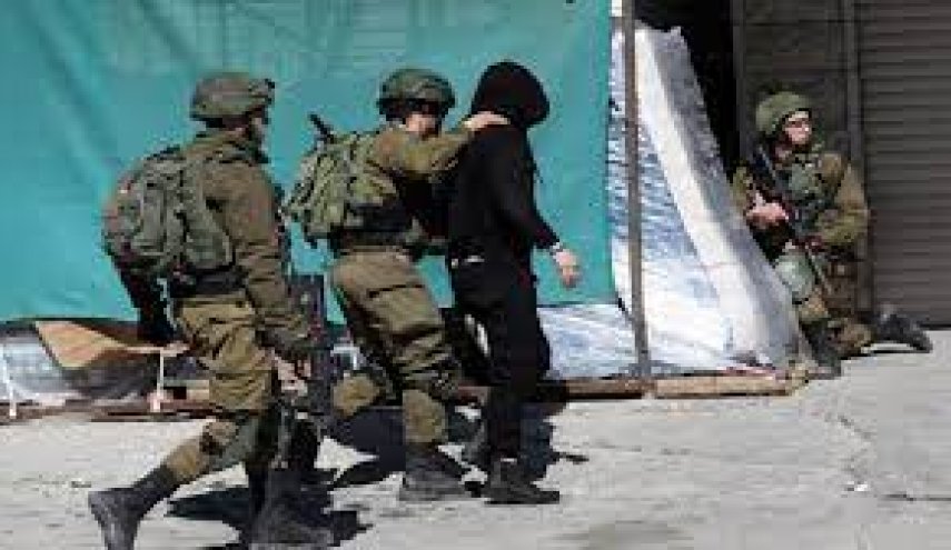 الاحتلال يواصل إعتقال فلسطينيي حي الشيخ جراح والاعتداء عليهم