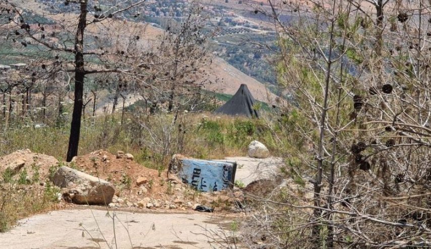 جنود العدو يطلقون الرصاص في الهواء لترهيب الناس في جنوب لبنان