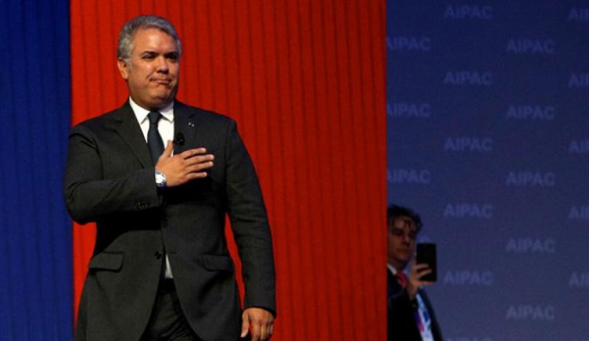 مروحية لرئيس كولومبيا تتعرض لإطلاق نار من قبل مجهولين
