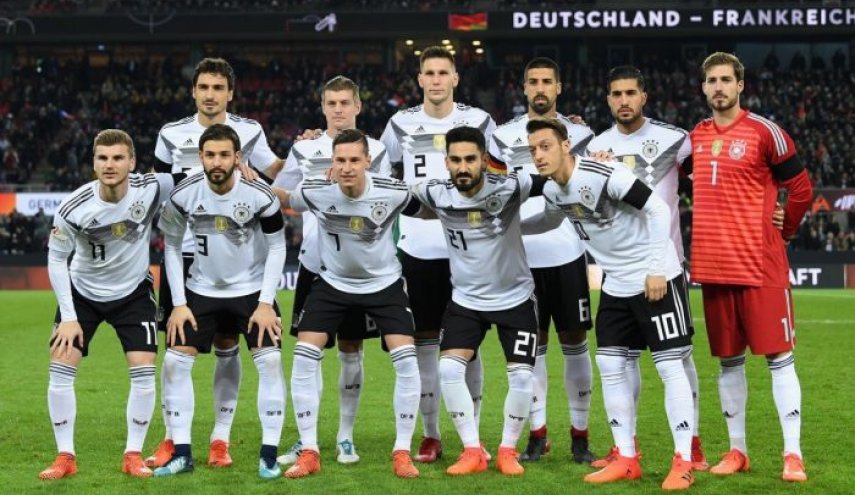 سبب اختيار المنتخب الألماني لكرة القدم اللون الأبيض 