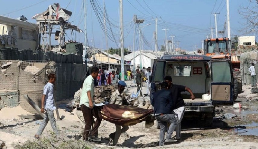 الصومال.. قتلى وجرحى بتفجير انتحاري استهدف مطعما وسط العاصمة مقديشو

