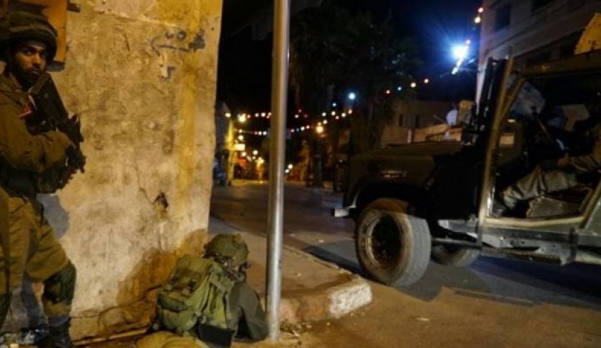 وقوع درگیری مسلحانه هنگام یورش به منازل سران حماس در کرانه باختری + فیلم
