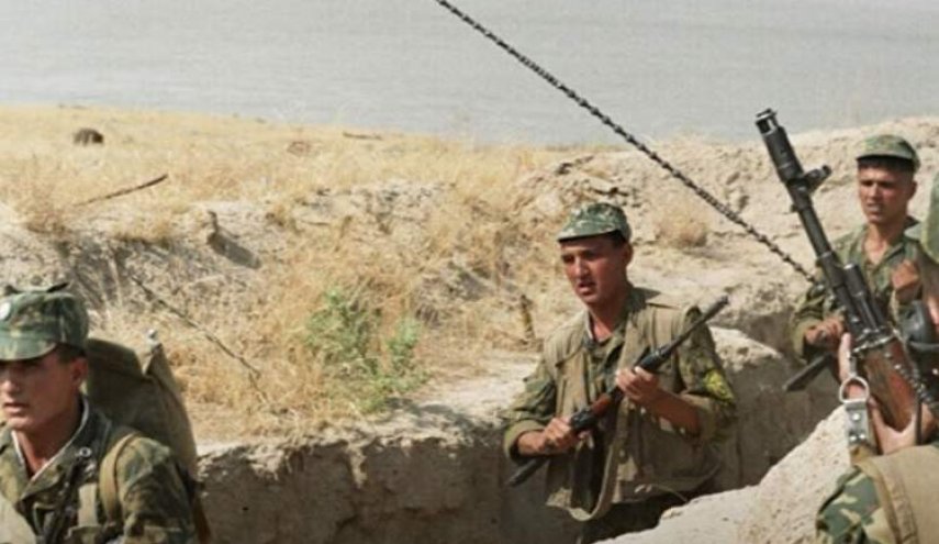 طاجيكستان تنشر 20 ألف جندى على الحدود مع أفغانستان