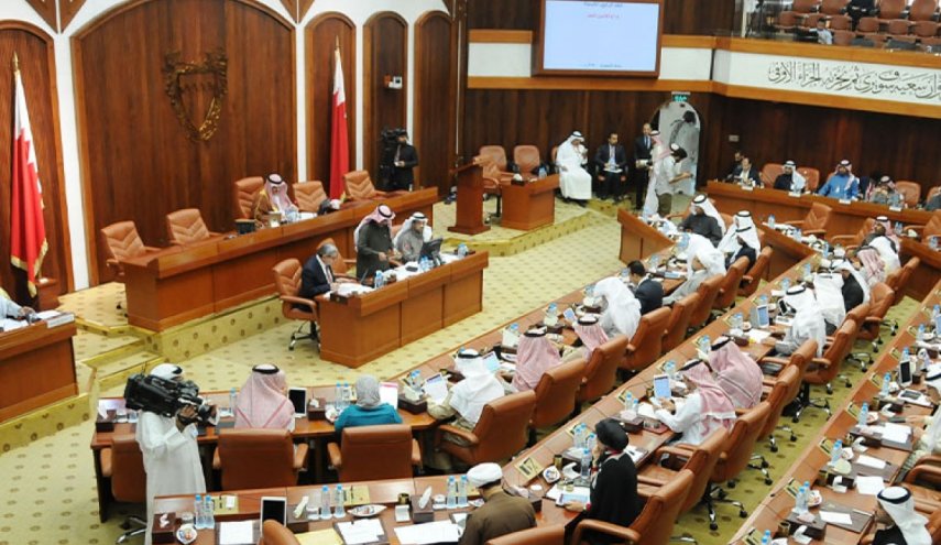 مركز البحرين لحقوق الإنسان يطالب الحكومة بعدم استخدام البرلمان كأداة علاقات عامة