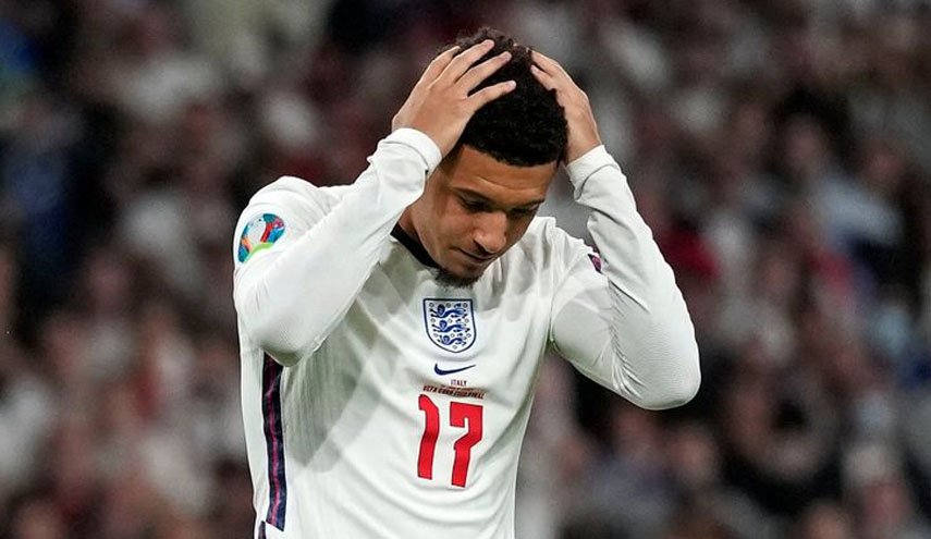 حملات نژادپرستانه انگلیسی ها به فوتبالیست های رنگین پوست تیم ملی