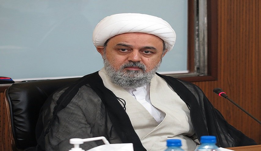 مسؤول ايراني يجري محادثات مع عدد من علماء الدين في أفغانستان