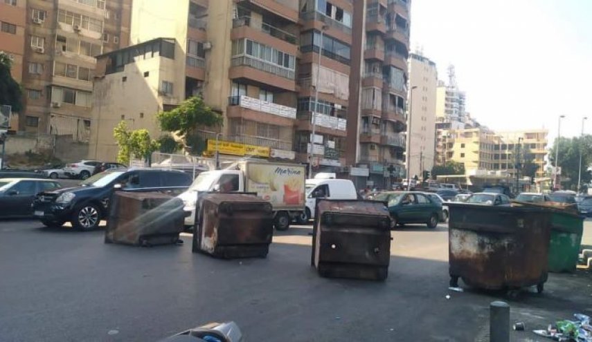 استمرار قطع الطرقات في لبنان