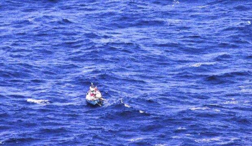 مقتل 15 شخصا بعد غرق 18 قاربا وسط أمواج عالية في إندونيسيا
