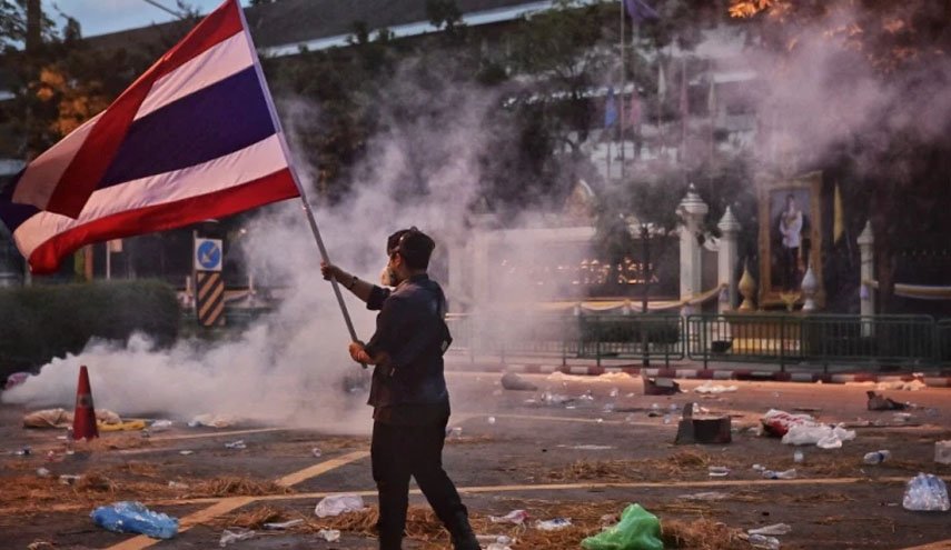 رکورد شکنی کرونا و اعتراضات تایلندی ها