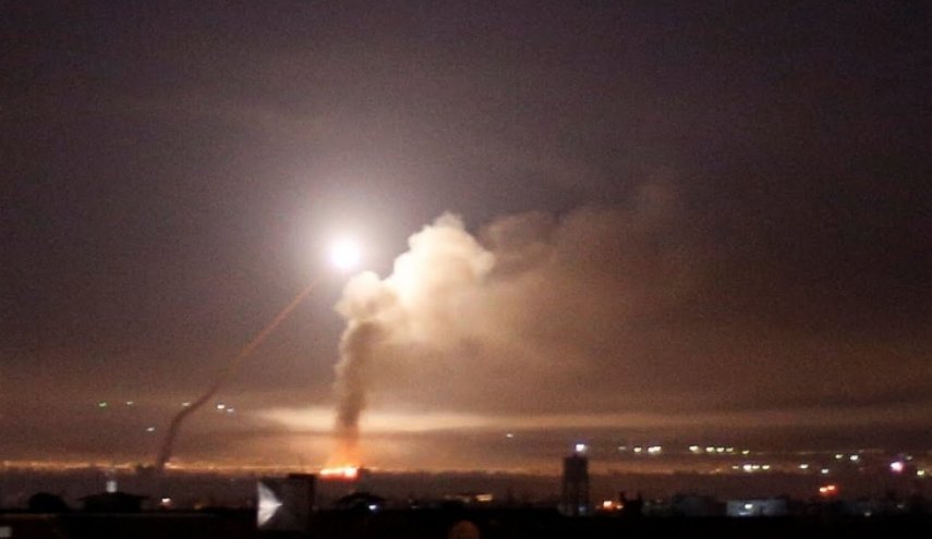 الدفاعات السورية تسقط معظم صواريخ العدوان الإسرائيلي 