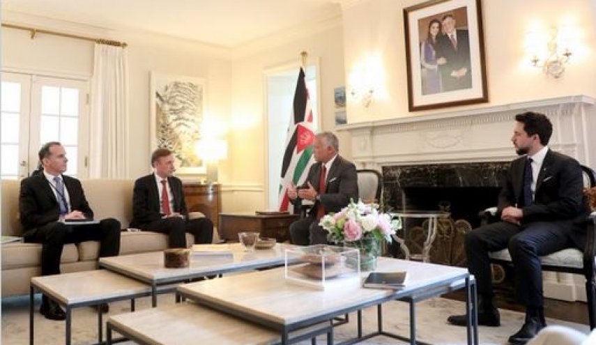 الملك الأردني يلتقي مستشار الأمن القومي الأمريكي