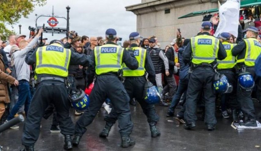 اعتقالات وإصابات خلال احتجاجات ضد التلقيح في لندن
