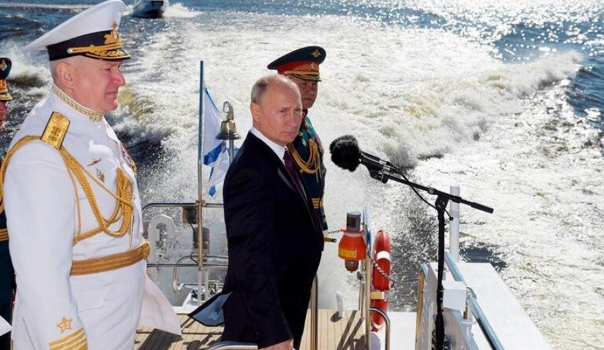 بوتين: أسطولنا البحري قادر على توجيه ضربة لأي عدو محتمل