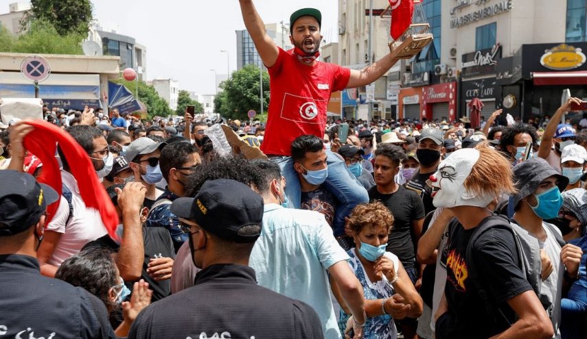 تونس..انخفاض السندات الدولارية بفعل تصعيد الأزمة السياسية
